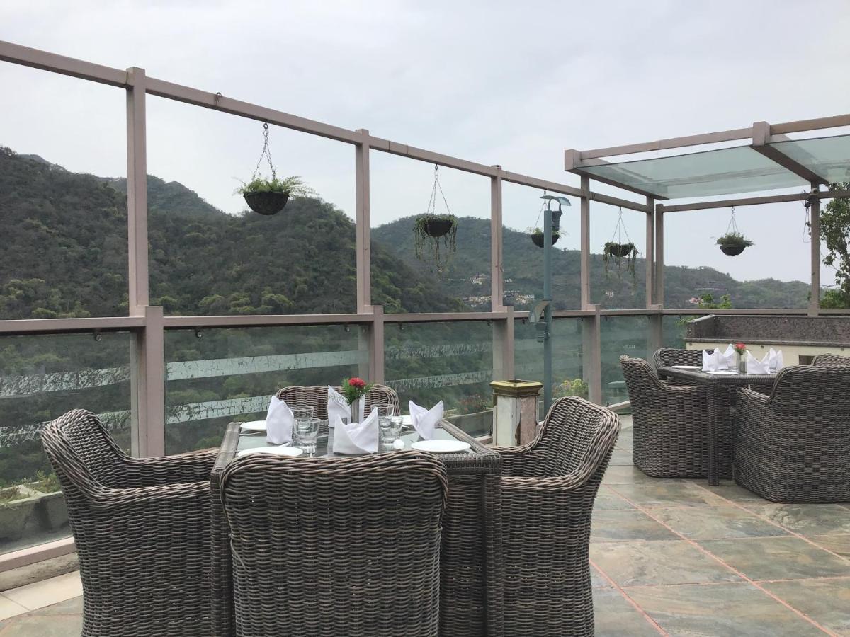 Timber Trail Base Resort - At The Foothills Of Adventure Parwanoo Exterior foto